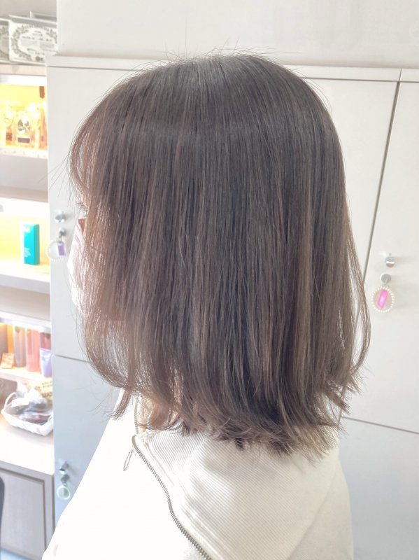 アッシュグレー
