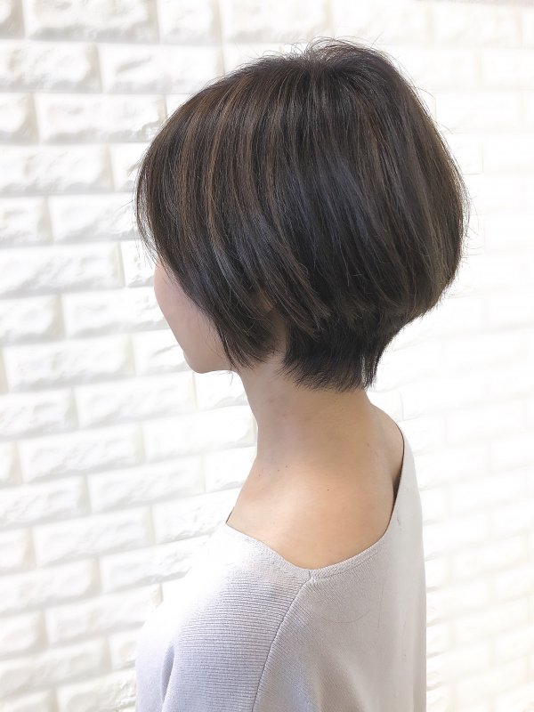くびれショートヘアスタイル