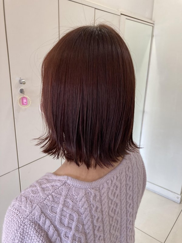 ピンクベージュ