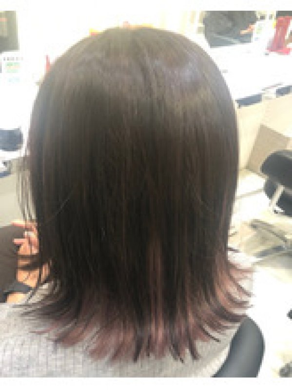 大人女性の方もインナーカラーでさりげないオシャレを