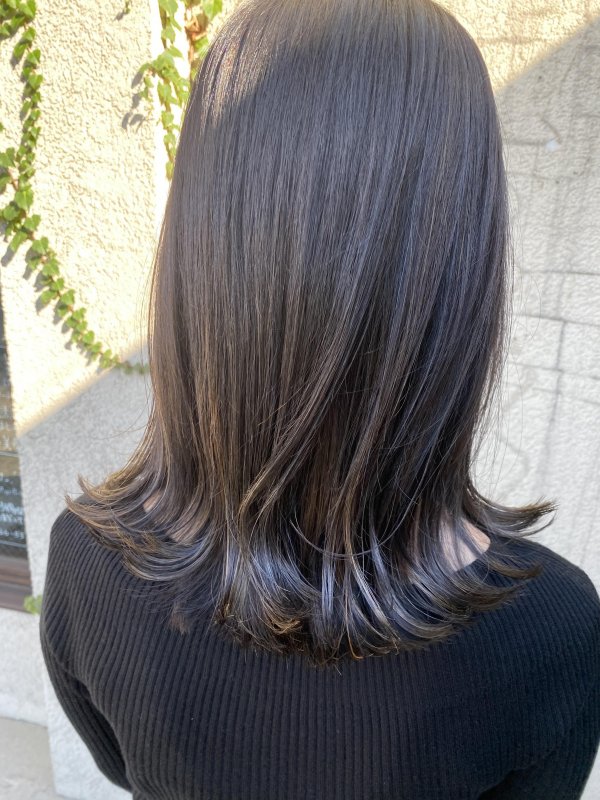  Dark color  medium hair