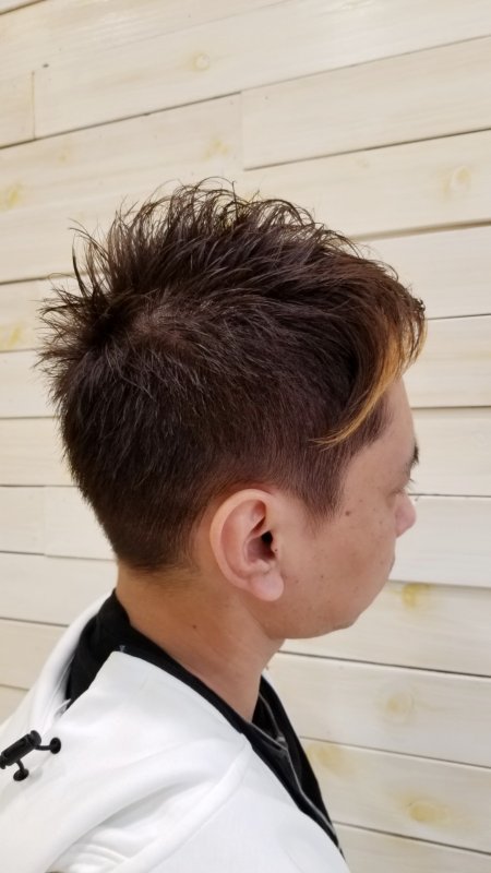 アップバングにガツッとブリーチ