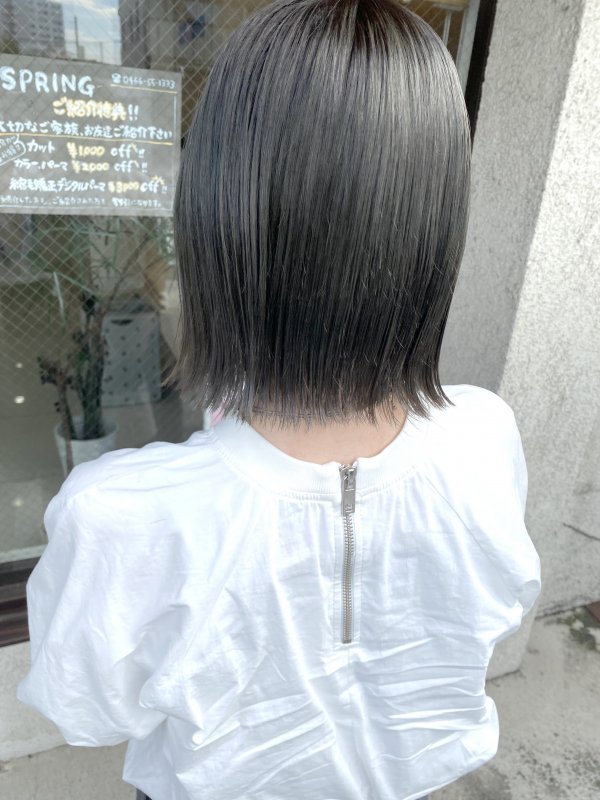 ダークグレーカラー