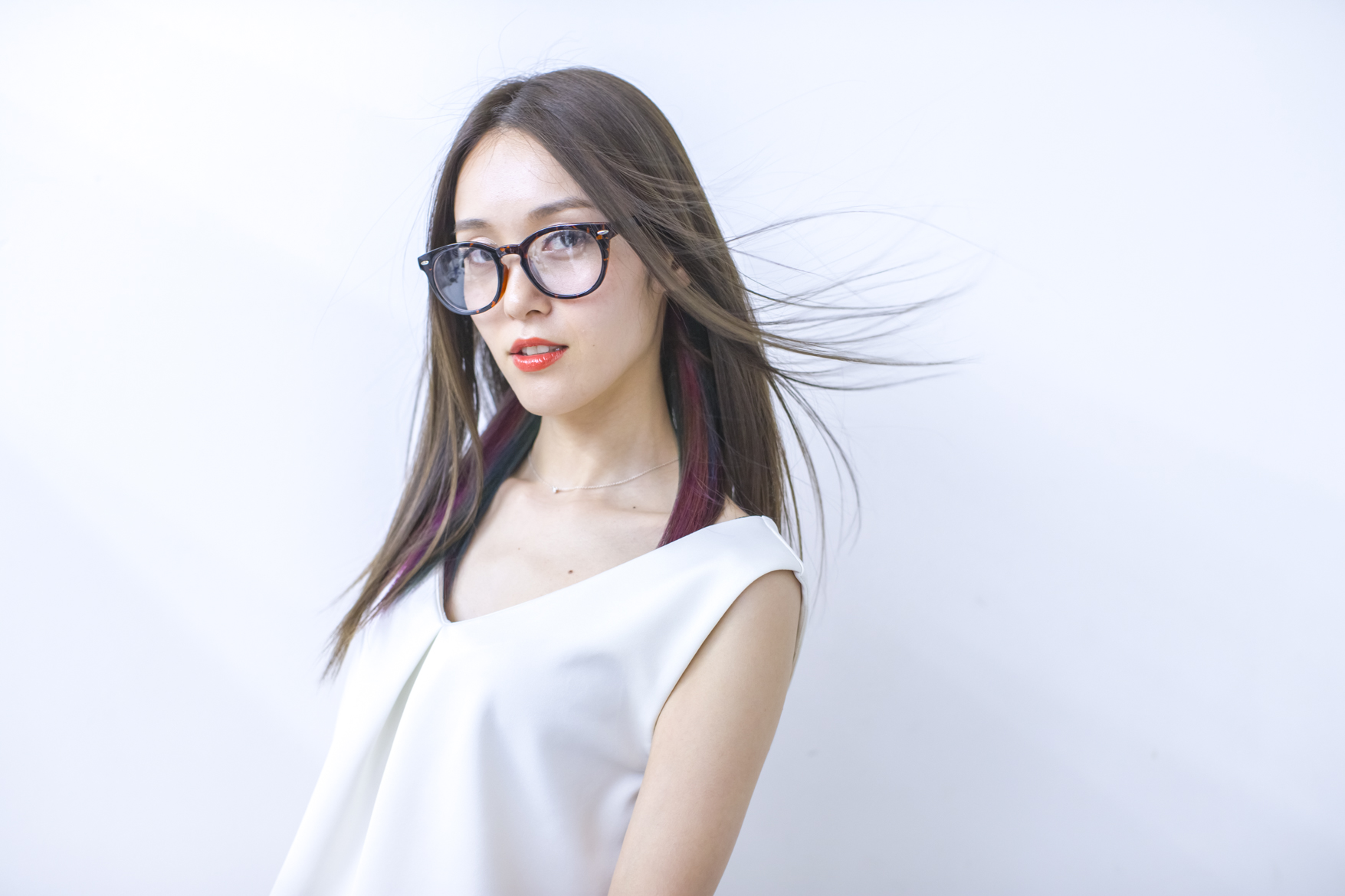 《アテンジェ縮毛矯正》でナチュラルな柔らかさ＆優しく揺らぐ【重×軽ストレート】がきれいの秘密☆