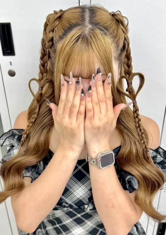横浜駅近郊徒歩5分 横浜推し活ヘアメイク/横浜推し活ヘアセット/横浜ヘアセット/横浜結婚式ヘアアレンジ/横浜お呼ばれヘアアレンジ/横浜カチモリ/横浜立体リボン/横浜くるみちゃんヘア/横浜シニヨン/横浜ゆるふわアップ/横浜編みおろし/横浜ハーフアップ/横浜タイト系/金箔/    横浜推し活ヘアメイク/横浜推し活ヘア/横浜推し活美容室/横浜ライブヘアセット/横浜参戦ヘア/横浜ヘアセット/横浜イベントヘア/横浜量産型ヘア/横浜地雷系ヘア/横浜韓国ヘアセット/推し活ヘアメオタ活ヘア/参戦ヘアライブ/ヘアチェキ会ヘ