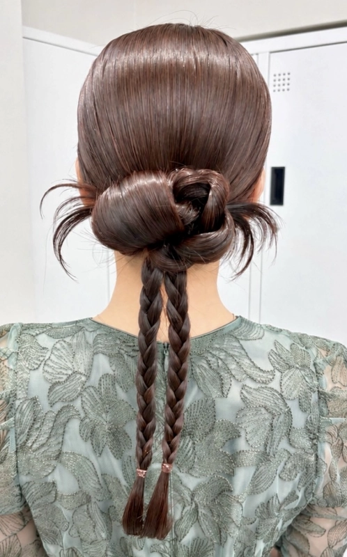 横浜駅近郊徒歩5分 横浜で結婚式ヘアセット/横浜お呼ばれヘアセット/横浜ヘアセット/横浜結婚式ヘアアレンジ/横浜お呼ばれヘアアレンジ/横浜カチモリ/横浜立体リボン/横浜くるみちゃんヘア/横浜シニヨン/横浜ゆるふわアップ/横浜編みおろし/横浜ハーフアップ/横浜タイト系/金箔/ビックリボン/ビックシュシュ