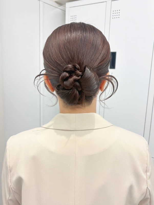 横浜駅近郊徒歩5分 横浜で結婚式ヘアセット/横浜お呼ばれヘアセット/横浜ヘアセット/横浜結婚式ヘアアレンジ/横浜お呼ばれヘアアレンジ/横浜カチモリ/横浜立体リボン/横浜くるみちゃんヘア/横浜シニヨン/横浜ゆるふわアップ/横浜編みおろし/横浜ハーフアップ/横浜タイト系/金箔/ビックリボン/ビックシュシュ