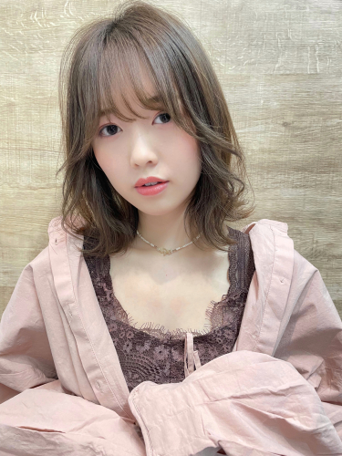 透け感くすみベージュ×ミディアム