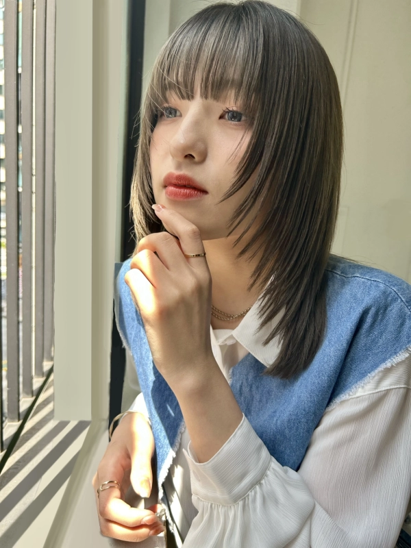 顔周りレイヤースタイル
