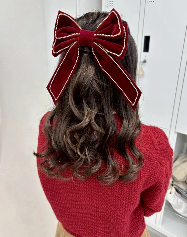 横浜駅近郊徒歩5分 横浜推し活ヘアメイク/横浜推し活ヘアセット/横浜ヘアセット/横浜結婚式ヘアアレンジ/横浜お呼ばれヘアアレンジ/横浜カチモリ/横浜立体リボン/横浜くるみちゃんヘア/横浜シニヨン/横浜ゆるふわアップ/横浜編みおろし/横浜ハーフアップ/横浜タイト系/金箔/    横浜推し活ヘアメイク/横浜推し活ヘア/横浜推し活美容室/横浜ライブヘアセット/横浜参戦ヘア/横浜ヘアセット/横浜イベントヘア/横浜量産型ヘア/横浜地雷系ヘア/横浜韓国ヘアセット/推し活ヘアメオタ活ヘア/参戦ヘアライブ/ヘアチェキ会ヘ