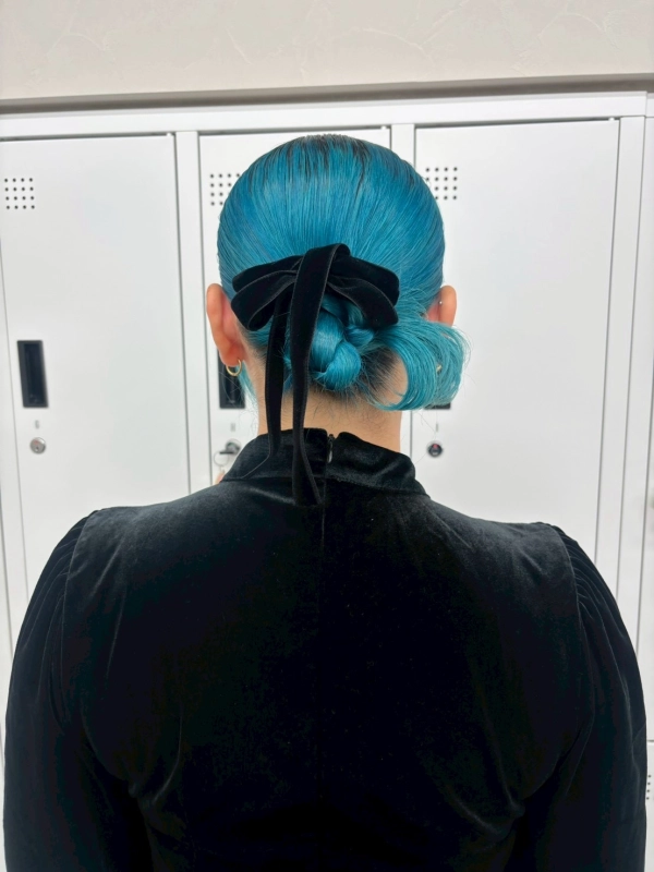 横浜駅近郊徒歩5分 横浜で結婚式ヘアセット/横浜お呼ばれヘアセット/横浜ヘアセット/横浜結婚式ヘアアレンジ/横浜お呼ばれヘアアレンジ/横浜カチモリ/横浜立体リボン/横浜くるみちゃんヘア/横浜シニヨン/横浜ゆるふわアップ/横浜編みおろし/横浜ハーフアップ/横浜タイト系/金箔/ビックリボン/ビックシュシュ