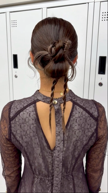 横浜駅近郊徒歩5分 横浜で結婚式ヘアセット/横浜お呼ばれヘアセット/横浜ヘアセット/横浜結婚式ヘアアレンジ/横浜お呼ばれヘアアレンジ/横浜カチモリ/横浜立体リボン/横浜くるみちゃんヘア/横浜シニヨン/横浜ゆるふわアップ/横浜編みおろし/横浜ハーフアップ/横浜タイト系/金箔/ビックリボン/ビックシュシュ