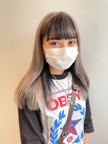 ハイトーンベージュ×ブルーブラック