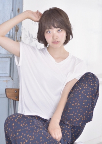 凛とした強さも秘めた辛口ショートボブ