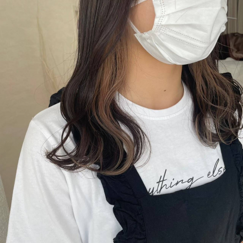 やり過ぎないナチュラルな大人インナーカラー