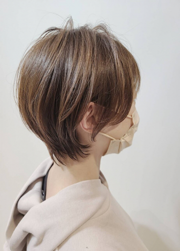 襟足が浮きやすい人でもまとまる　くびれショート