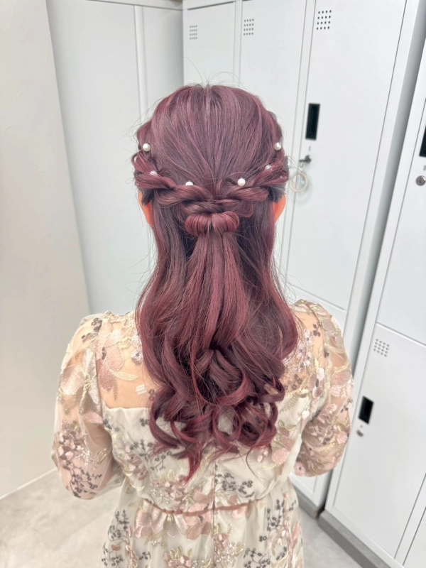 横浜で結婚式ヘアセット/横浜お呼ばれヘアセット/横浜ヘアセット/横浜結婚式ヘアアレンジ/横浜お呼ばれヘアアレンジ/横浜カチモリ/横浜立体リボン/横浜くるみちゃんヘア/横浜シニヨン/横浜ゆるふわアップ/横浜編みおろし/横浜ハーフアップ/横浜タイト系/金箔