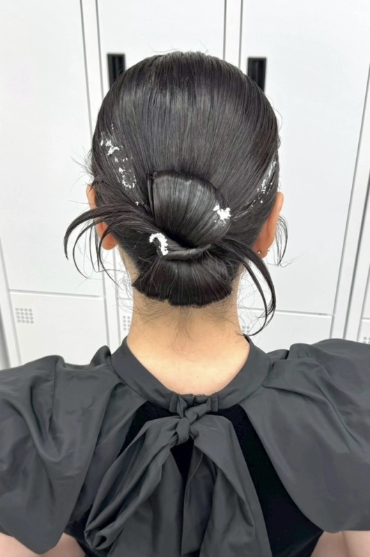 横浜で結婚式ヘアセット/横浜お呼ばれヘアセット/横浜ヘアセット/横浜結婚式ヘアアレンジ/横浜お呼ばれヘアアレンジ/横浜カチモリ/横浜立体リボン/横浜くるみちゃんヘア/横浜シニヨン/横浜ゆるふわアップ/横浜編みおろし/横浜ハーフアップ/横浜タイト系/金箔