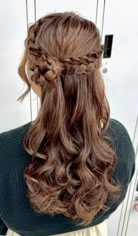横浜で結婚式ヘアセット/横浜お呼ばれヘアセット/横浜ヘアセット/横浜結婚式ヘアアレンジ/横浜お呼ばれヘアアレンジ/横浜カチモリ/横浜立体リボン/横浜くるみちゃんヘア/横浜シニヨン/横浜ゆるふわアップ/横浜編みおろし/横浜ハーフアップ/横浜タイト系/金箔