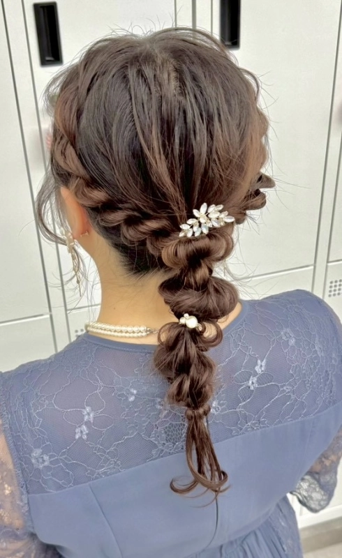 横浜駅近郊徒歩5分 横浜で結婚式ヘアセット/横浜お呼ばれヘアセット/横浜ヘアセット/横浜結婚式ヘアアレンジ/横浜お呼ばれヘアアレンジ/横浜カチモリ/横浜立体リボン/横浜くるみちゃんヘア/横浜シニヨン/横浜ゆるふわアップ/横浜編みおろし/横浜ハーフアップ/横浜タイト系/金箔/ビックリボン/ビックシュシュ