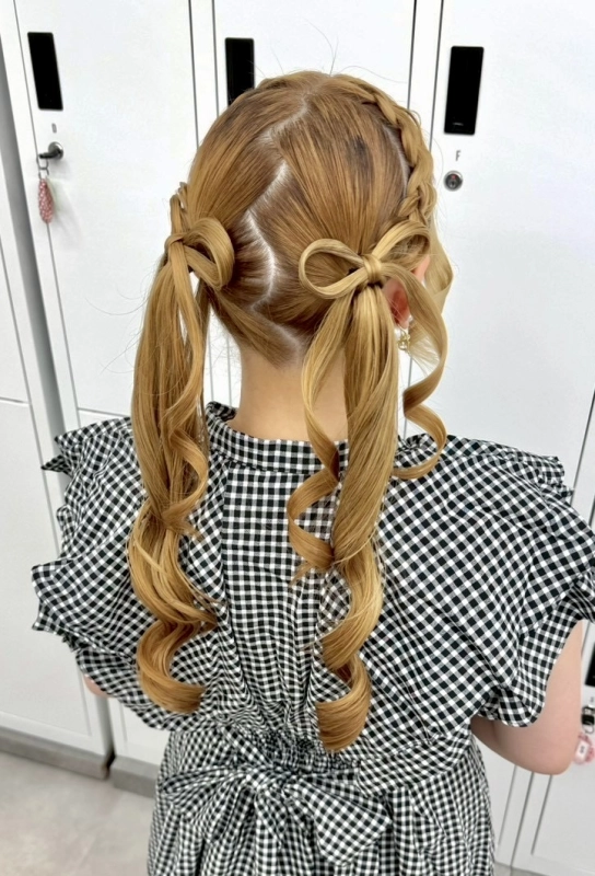 横浜で結婚式ヘアセット/横浜お呼ばれヘアセット/横浜ヘアセット/横浜結婚式ヘアアレンジ/横浜お呼ばれヘアアレンジ/横浜カチモリ/横浜立体リボン/横浜くるみちゃんヘア/横浜シニヨン/横浜ゆるふわアップ/横浜編みおろし/横浜ハーフアップ/横浜タイト系/金箔