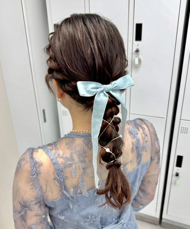 横浜駅近郊徒歩5分 横浜で結婚式ヘアセット/横浜お呼ばれヘアセット/横浜ヘアセット/横浜結婚式ヘアアレンジ/横浜お呼ばれヘアアレンジ/横浜カチモリ/横浜立体リボン/横浜くるみちゃんヘア/横浜シニヨン/横浜ゆるふわアップ/横浜編みおろし/横浜ハーフアップ/横浜タイト系/金箔/ビックリボン/ビックシュシュ