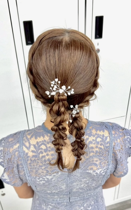 横浜駅近郊徒歩5分 横浜で結婚式ヘアセット/横浜お呼ばれヘアセット/横浜ヘアセット/横浜結婚式ヘアアレンジ/横浜お呼ばれヘアアレンジ/横浜カチモリ/横浜立体リボン/横浜くるみちゃんヘア/横浜シニヨン/横浜ゆるふわアップ/横浜編みおろし/横浜ハーフアップ/横浜タイト系/金箔/ビックリボン/ビックシュシュ