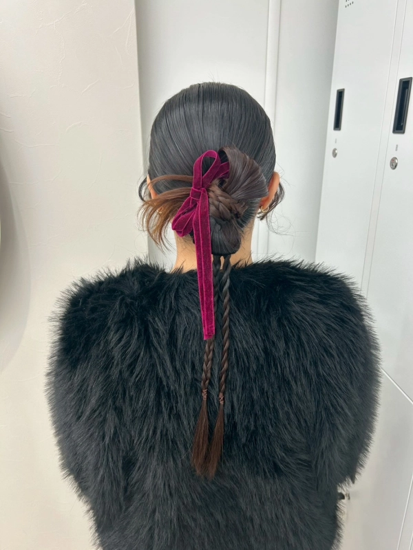 横浜で結婚式ヘアセット/横浜お呼ばれヘアセット/横浜ヘアセット/横浜結婚式ヘアアレンジ/横浜お呼ばれヘアアレンジ/横浜カチモリ/横浜立体リボン/横浜くるみちゃんヘア/横浜シニヨン/横浜ゆるふわアップ/横浜編みおろし/横浜ハーフアップ/横浜タイト系/金箔