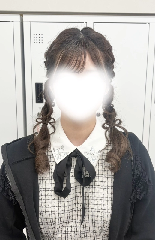 横浜駅近郊徒歩5分 横浜推し活ヘアメイク/横浜推し活ヘアセット/横浜ヘアセット/横浜結婚式ヘアアレンジ/横浜お呼ばれヘアアレンジ/横浜カチモリ/横浜立体リボン/横浜くるみちゃんヘア/横浜シニヨン/横浜ゆるふわアップ/横浜編みおろし/横浜ハーフアップ/横浜タイト系/金箔/    横浜推し活ヘアメイク/横浜推し活ヘア/横浜推し活美容室/横浜ライブヘアセット/横浜参戦ヘア/横浜ヘアセット/横浜イベントヘア/横浜量産型ヘア/横浜地雷系ヘア/横浜韓国ヘアセット/推し活ヘアメオタ活ヘア/参戦ヘアライブ/ヘアチェキ会ヘ