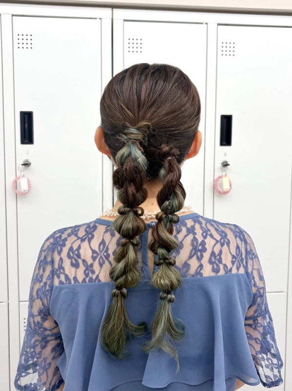 横浜で結婚式ヘアセット/横浜お呼ばれヘアセット/横浜ヘアセット/横浜結婚式ヘアアレンジ/横浜お呼ばれヘアアレンジ/横浜カチモリ/横浜立体リボン/横浜くるみちゃんヘア/横浜シニヨン/横浜ゆるふわアップ/横浜編みおろし/横浜ハーフアップ/横浜タイト系/金箔