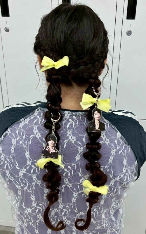 横浜駅近郊徒歩5分 横浜推し活ヘアメイク/横浜推し活ヘアセット/横浜ヘアセット/横浜結婚式ヘアアレンジ/横浜お呼ばれヘアアレンジ/横浜カチモリ/横浜立体リボン/横浜くるみちゃんヘア/横浜シニヨン/横浜ゆるふわアップ/横浜編みおろし/横浜ハーフアップ/横浜タイト系/金箔/    横浜推し活ヘアメイク/横浜推し活ヘア/横浜推し活美容室/横浜ライブヘアセット/横浜参戦ヘア/横浜ヘアセット/横浜イベントヘア/横浜量産型ヘア/横浜地雷系ヘア/横浜韓国ヘアセット/推し活ヘアメオタ活ヘア/参戦ヘアライブ/ヘアチェキ会ヘ