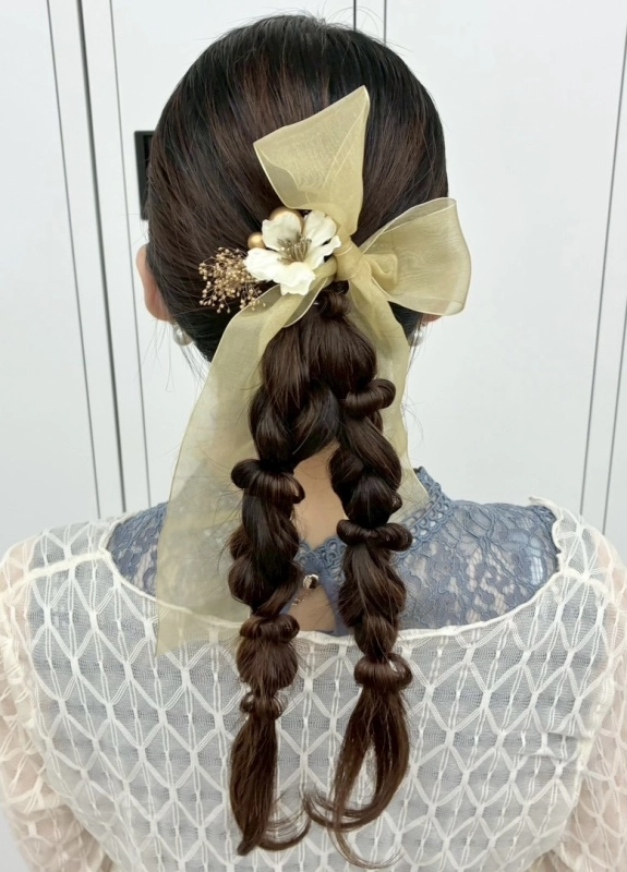 横浜で結婚式ヘアセット/横浜お呼ばれヘアセット/横浜ヘアセット/横浜結婚式ヘアアレンジ/横浜お呼ばれヘアアレンジ/横浜カチモリ/横浜立体リボン/横浜くるみちゃんヘア/横浜シニヨン/横浜ゆるふわアップ/横浜編みおろし/横浜ハーフアップ/横浜タイト系/金箔