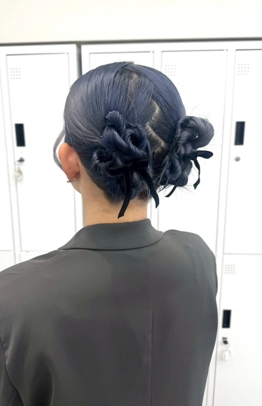 横浜駅近郊徒歩5分 横浜で結婚式ヘアセット/横浜お呼ばれヘアセット/横浜ヘアセット/横浜結婚式ヘアアレンジ/横浜お呼ばれヘアアレンジ/横浜カチモリ/横浜立体リボン/横浜くるみちゃんヘア/横浜シニヨン/横浜ゆるふわアップ/横浜編みおろし/横浜ハーフアップ/横浜タイト系/金箔/ビックリボン/ビックシュシュ