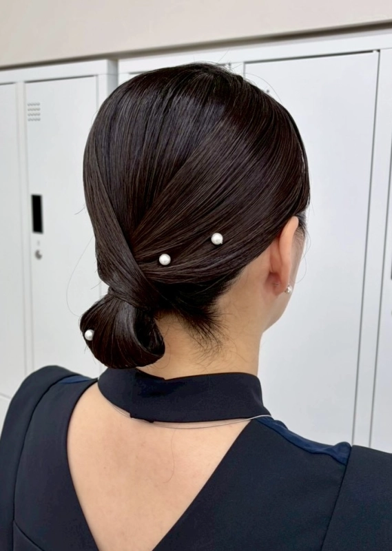 横浜で結婚式ヘアセット/横浜お呼ばれヘアセット/横浜ヘアセット/横浜結婚式ヘアアレンジ/横浜お呼ばれヘアアレンジ/横浜カチモリ/横浜立体リボン/横浜くるみちゃんヘア/横浜シニヨン/横浜ゆるふわアップ/横浜編みおろし/横浜ハーフアップ/横浜タイト系/金箔/ビックリボン/ビックシュシュ