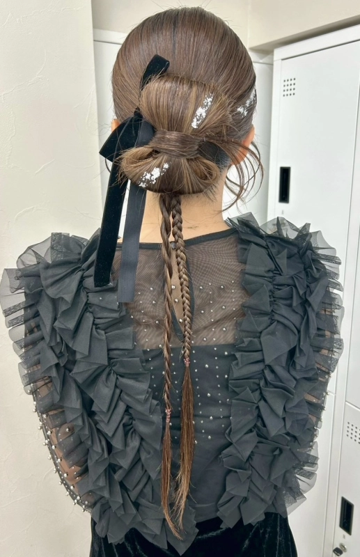 横浜駅近郊徒歩5分 横浜で結婚式ヘアセット/横浜お呼ばれヘアセット/横浜ヘアセット/横浜結婚式ヘアアレンジ/横浜お呼ばれヘアアレンジ/横浜カチモリ/横浜立体リボン/横浜くるみちゃんヘア/横浜シニヨン/横浜ゆるふわアップ/横浜編みおろし/横浜ハーフアップ/横浜タイト系/金箔/ビックリボン/ビックシュシュ