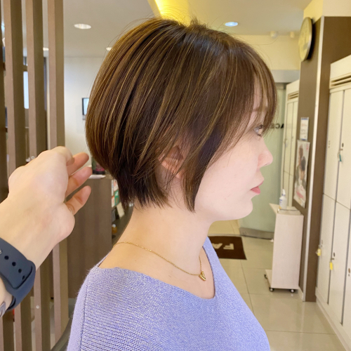 小くびれ丸みショート×ハイライト