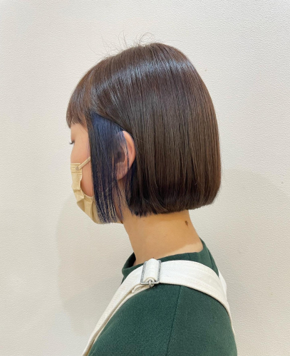 イヤリングカラー×切りっぱなしボブ