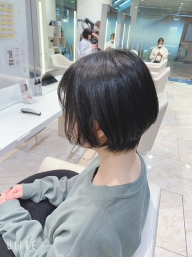ショートボブ
