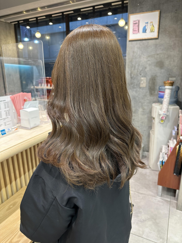 アッシュグレージュ