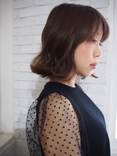 リラクシーなゆるかわ外はねボブ