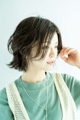 ゛大人カジュアル゛ハネ感ヘア