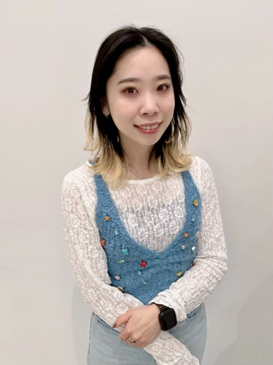 鳥越　彩乃