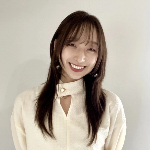須田 真与
