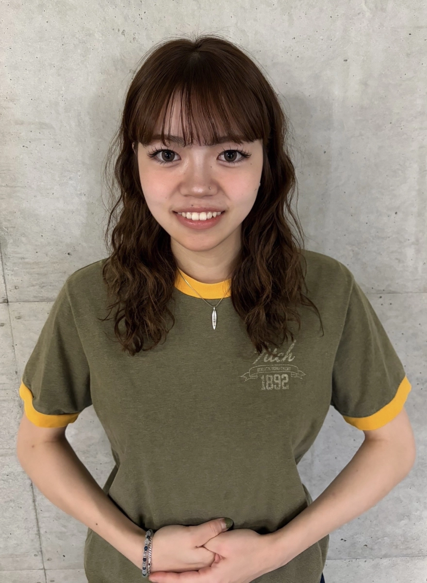 金子 莉々