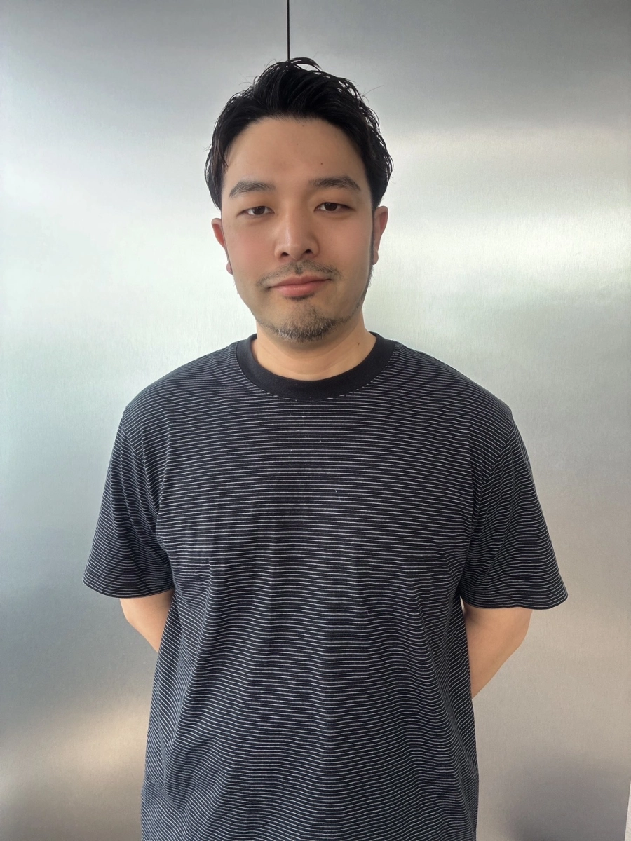 山野辺　康弘